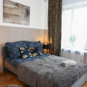 Clicktheflat Three Crosses Square Warszawa
