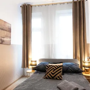 Hostel Clicktheflat Aleje Niepodleglosci Center, Warschau